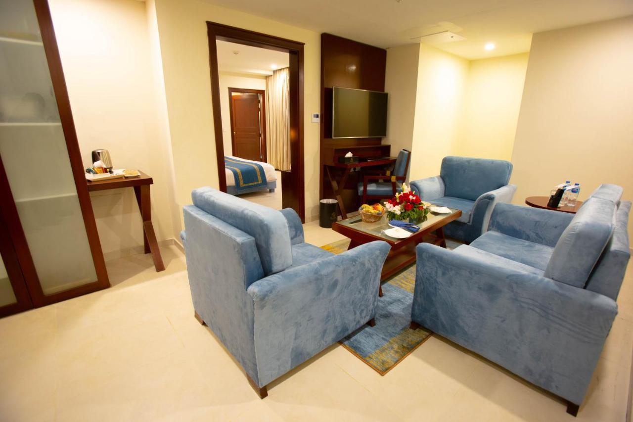 Nine Tree Luxury Hotel & Suites Lahor Dış mekan fotoğraf