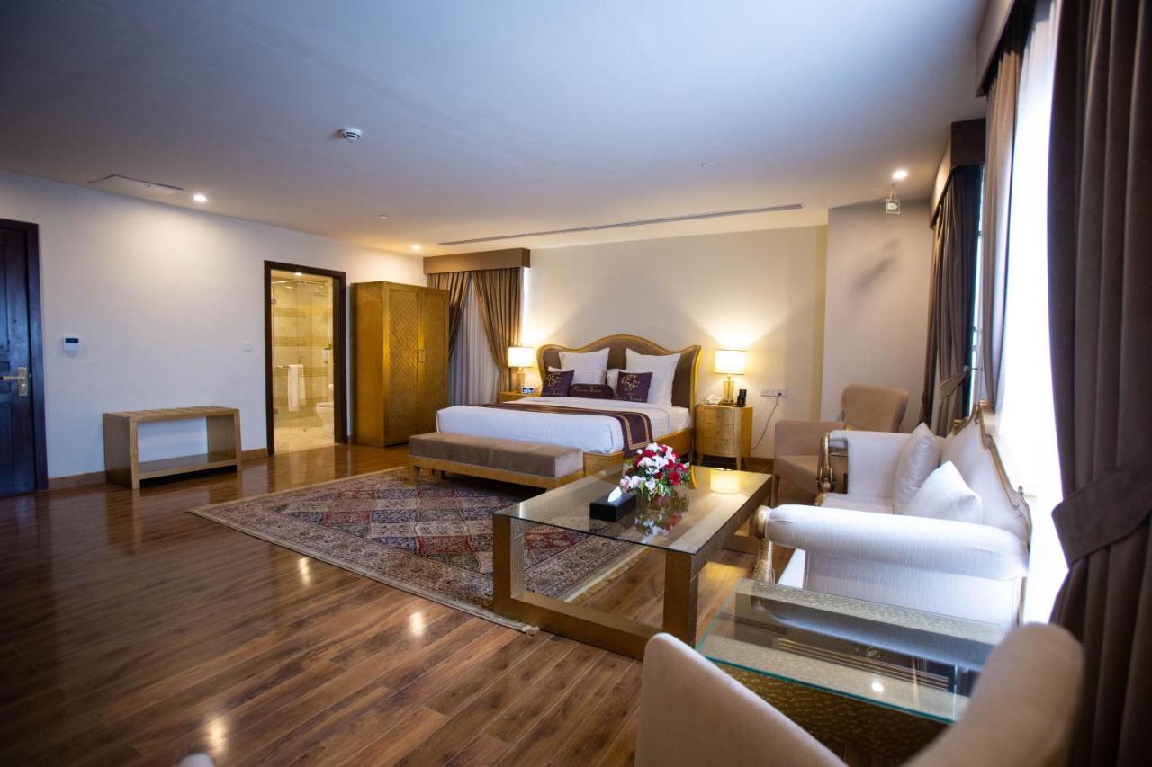 Nine Tree Luxury Hotel & Suites Lahor Dış mekan fotoğraf